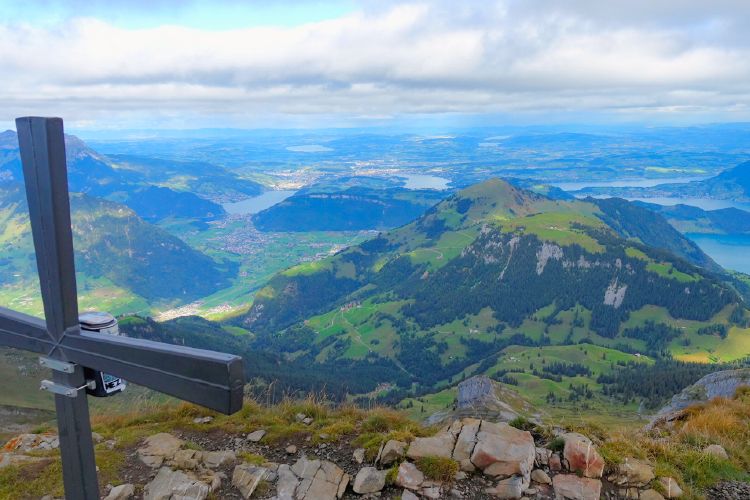 Vistas desde el monte Brisen, Suiza