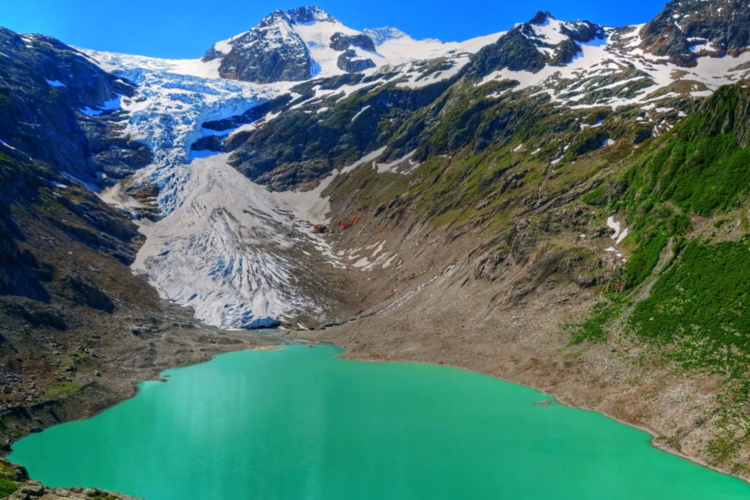 Vistas del lago Trift y el glaciar