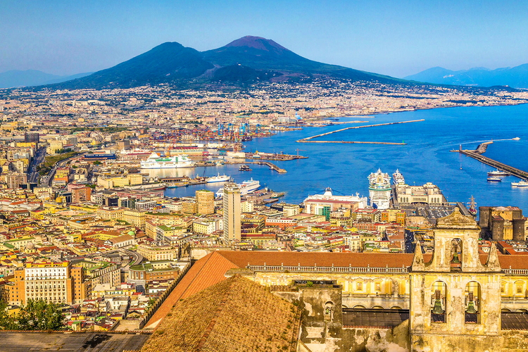 Panorámica de Nápoles desde Sant Elmo, Italia