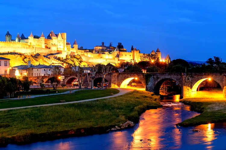 Vista nocturna de Carcassonne