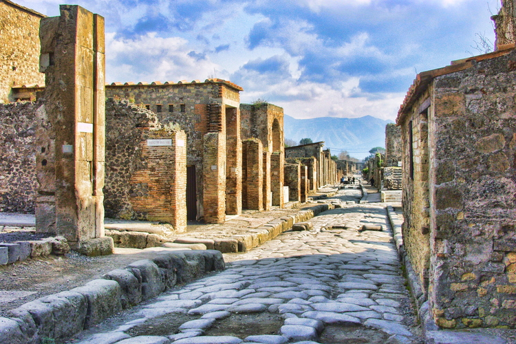 Calle principal de Pompeya, Italia
