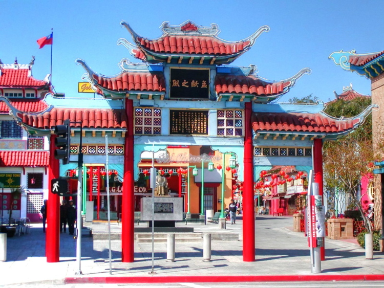 Puerta de entrada a Chinatown, Los Angeles, USA, California