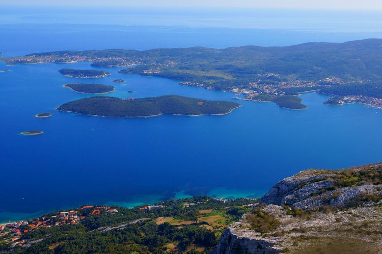 Vistas desde la cima de Ilija en Orebic, Pelgesac, Croacia