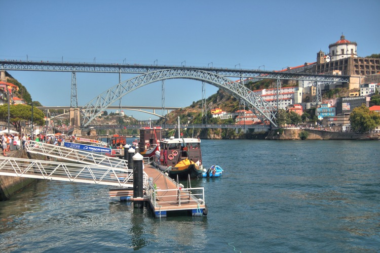 Muelle de Ribeira, Oporto, Portugal