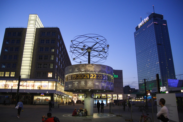 Reloj Mundial en Alexanderplatz, Berlín, Alemania